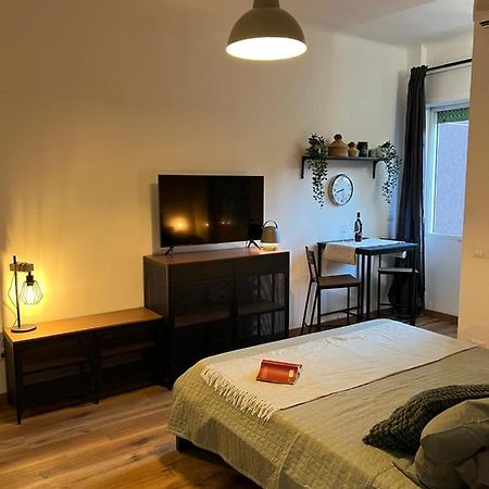 Stylish Apartment 3 Km Away From Duomo - Netflix, Wi-Fi, All Comforts Included Milão Exterior foto