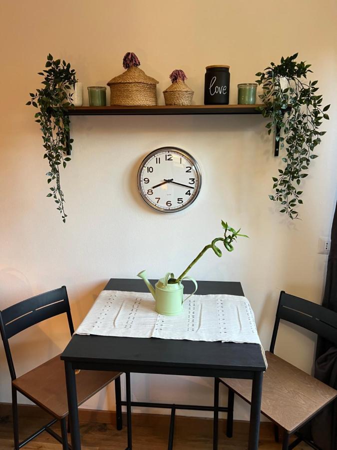 Stylish Apartment 3 Km Away From Duomo - Netflix, Wi-Fi, All Comforts Included Milão Exterior foto