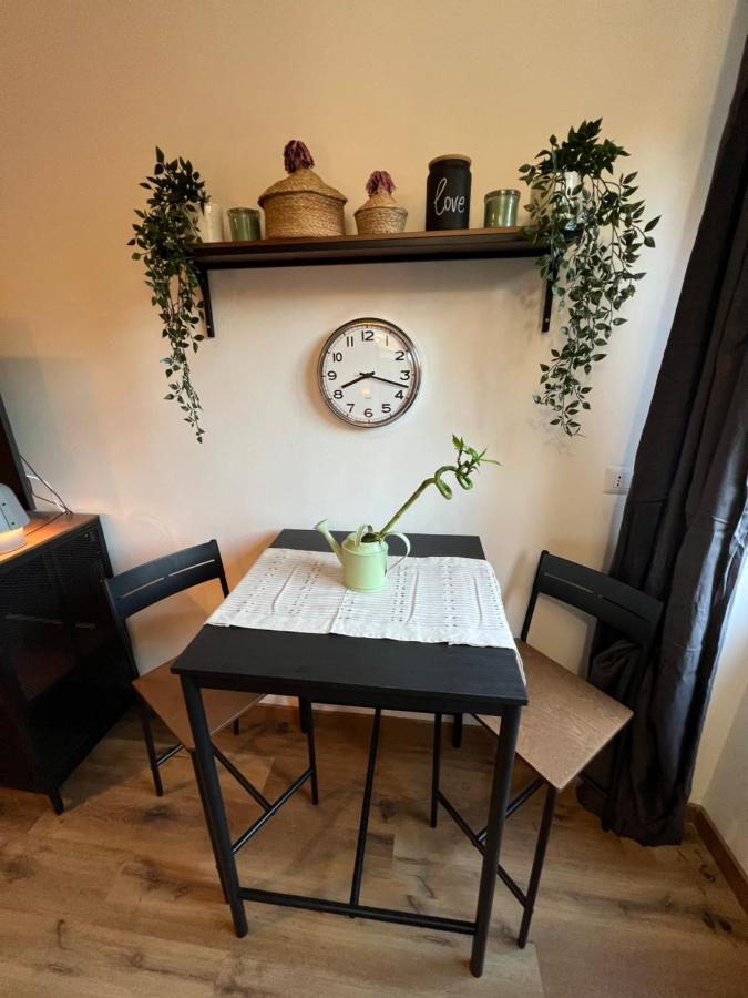 Stylish Apartment 3 Km Away From Duomo - Netflix, Wi-Fi, All Comforts Included Milão Exterior foto