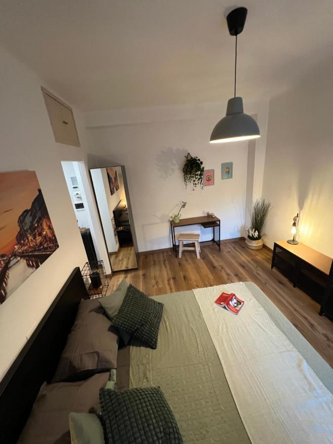 Stylish Apartment 3 Km Away From Duomo - Netflix, Wi-Fi, All Comforts Included Milão Exterior foto