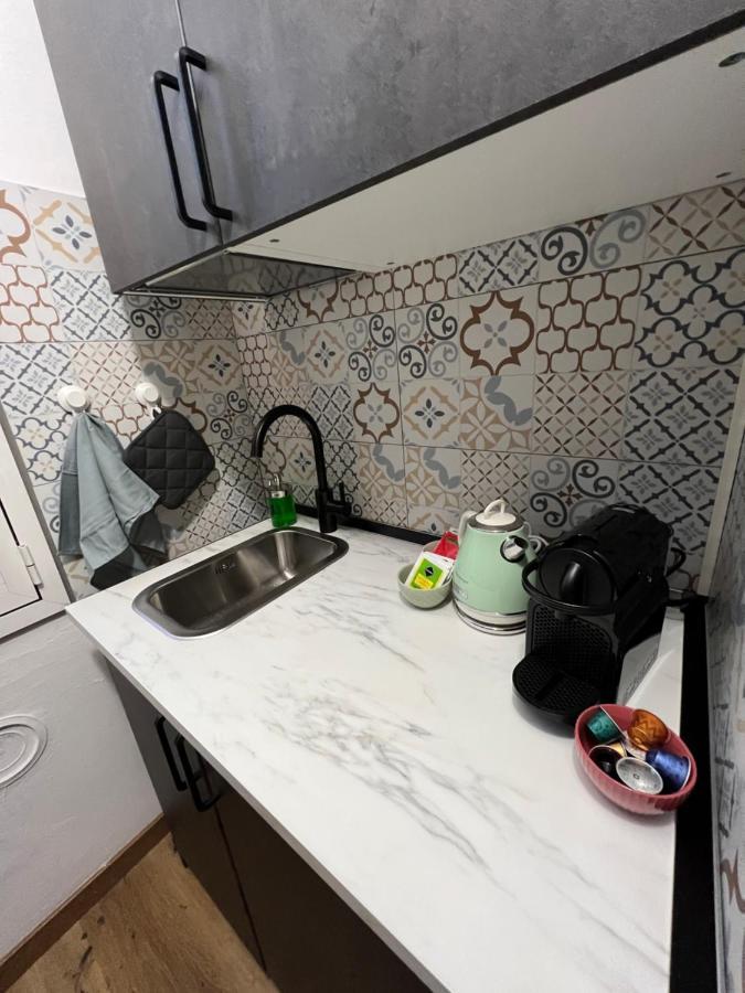 Stylish Apartment 3 Km Away From Duomo - Netflix, Wi-Fi, All Comforts Included Milão Exterior foto