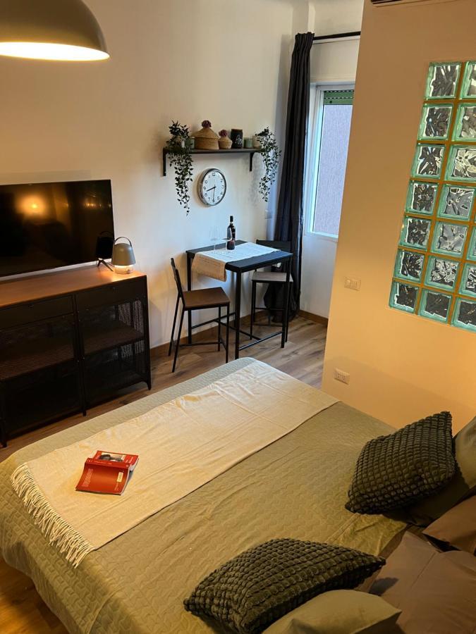 Stylish Apartment 3 Km Away From Duomo - Netflix, Wi-Fi, All Comforts Included Milão Exterior foto