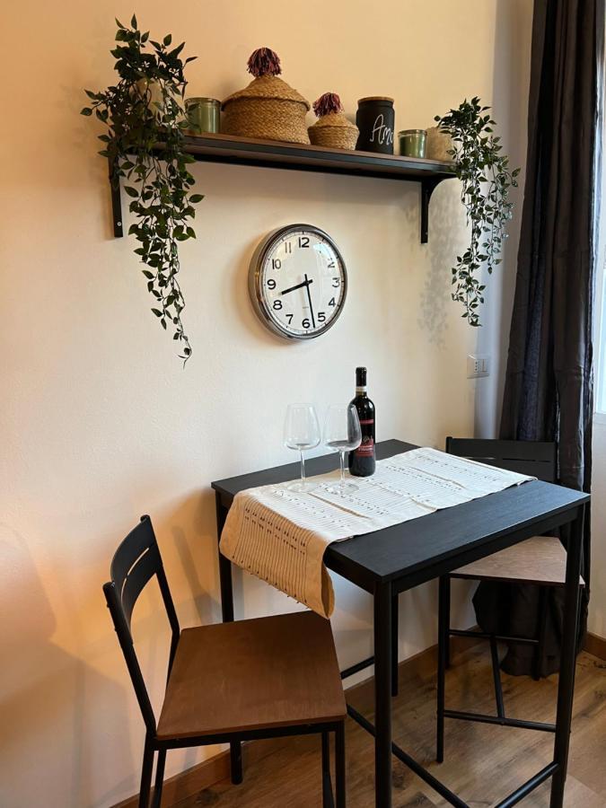 Stylish Apartment 3 Km Away From Duomo - Netflix, Wi-Fi, All Comforts Included Milão Exterior foto